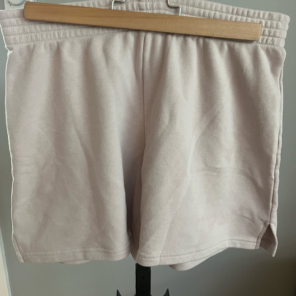 TNA Airy Fleece shorts size medium. Comfy in excellent condition. No pockets. - Picture 1 of 5
